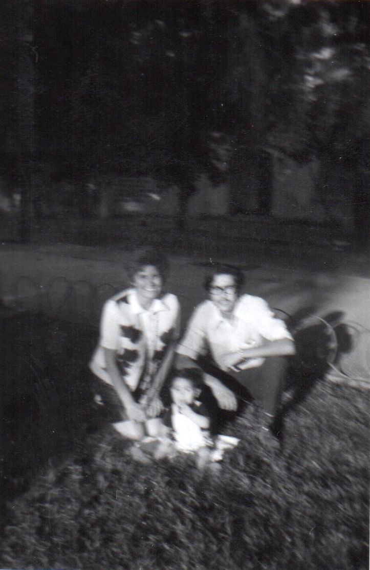 Carlos Salcedo junto a su madre e hijo Carlos Salcedo junto a su madre e hijo