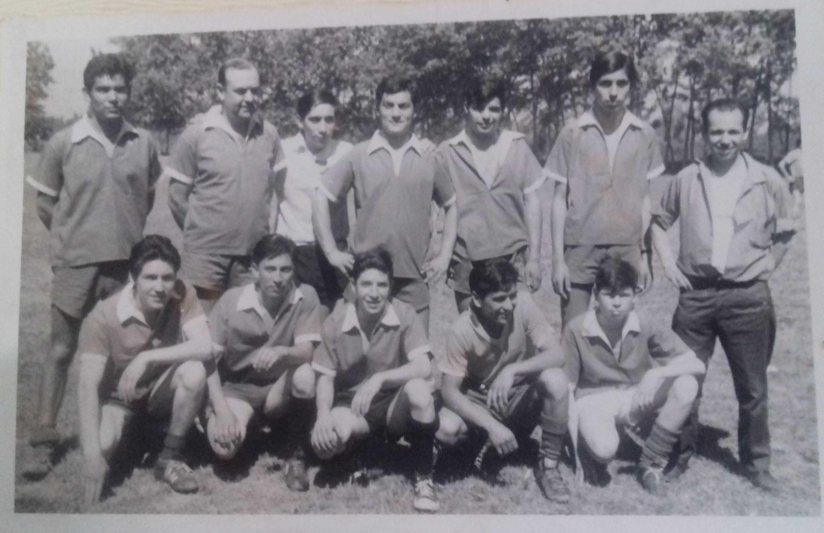 Gregorio Gaete en el equipo de futbol Peugeot Gregorio Gaete en el equipo de futbol Peugeot