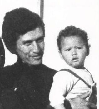 Abundio Contreras con su sobrino