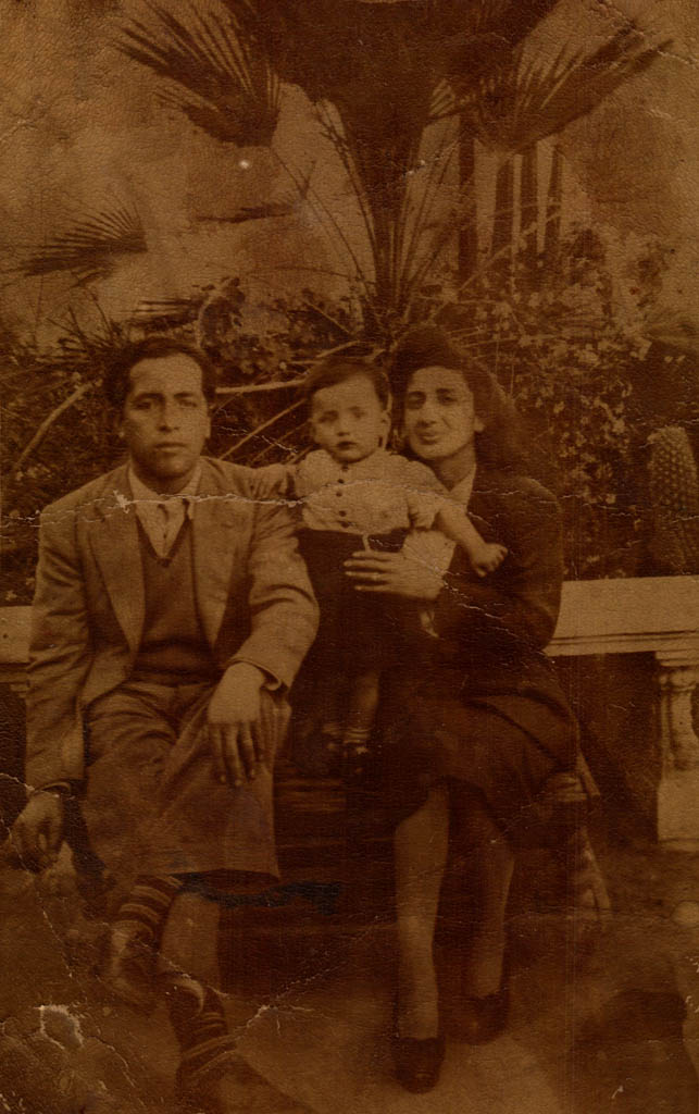Sergio Montecinos con sus padres