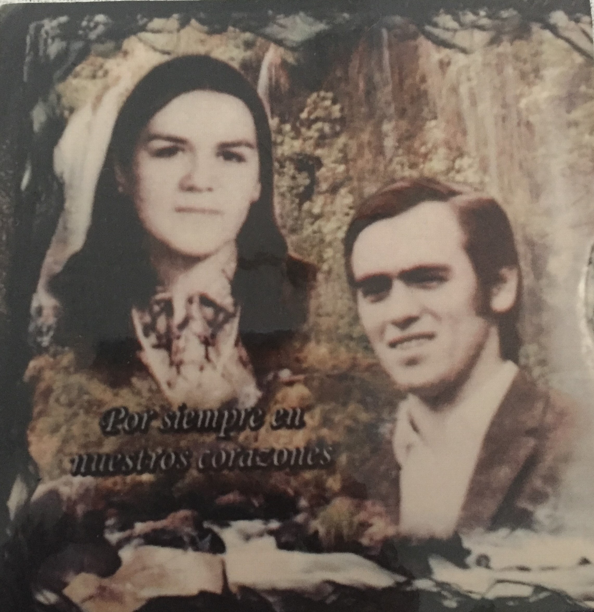 Grabado de María Elena y Hernán Galo González Grabado de María Elena y Hernán Galo González