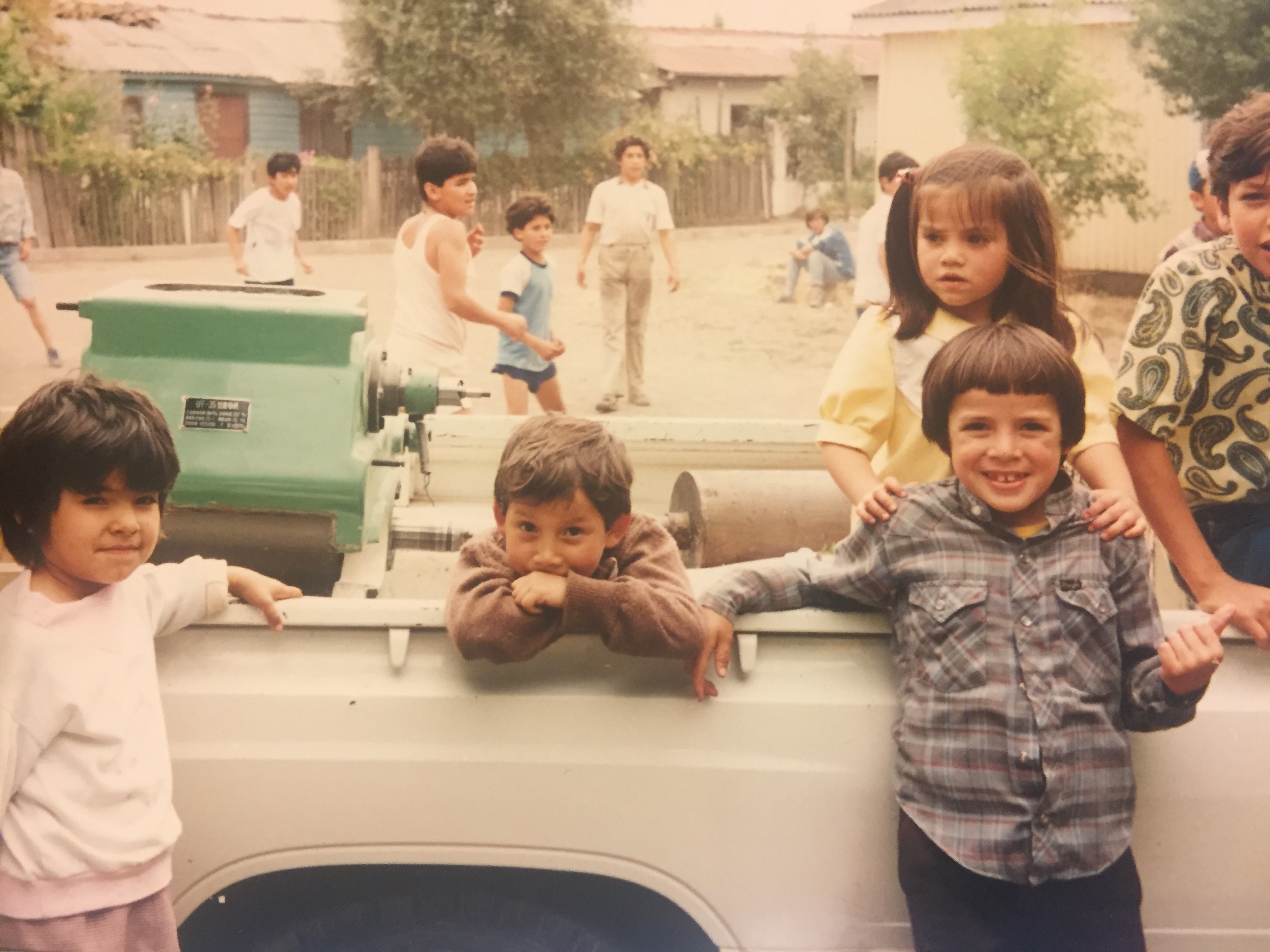Niños y niñas de la población Carlos Ibáñez del Campo Niños y niñas de la población Carlos Ibáñez del Campo