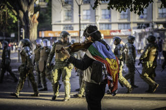 Violinista de la resistencia - Mariana Hernández, 33 años - Concepción