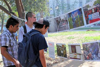 Exposición en Parque Almagro, en marco de manifestación estudiantil 21 de abril 2012.